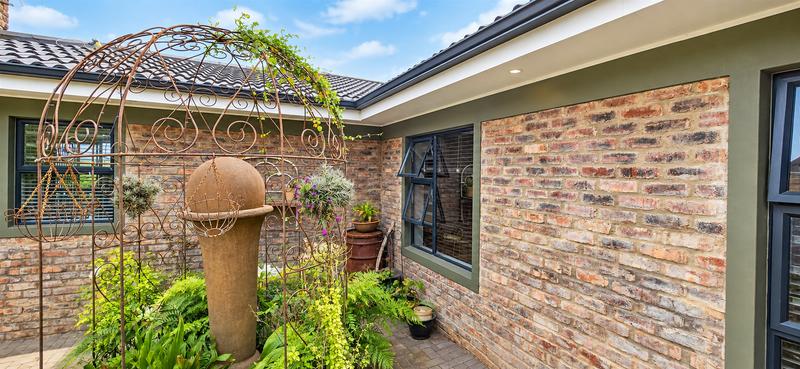 3 Bedroom Property for Sale in Reebok Western Cape